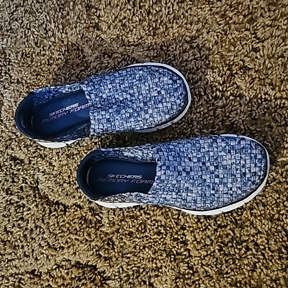 Skechers